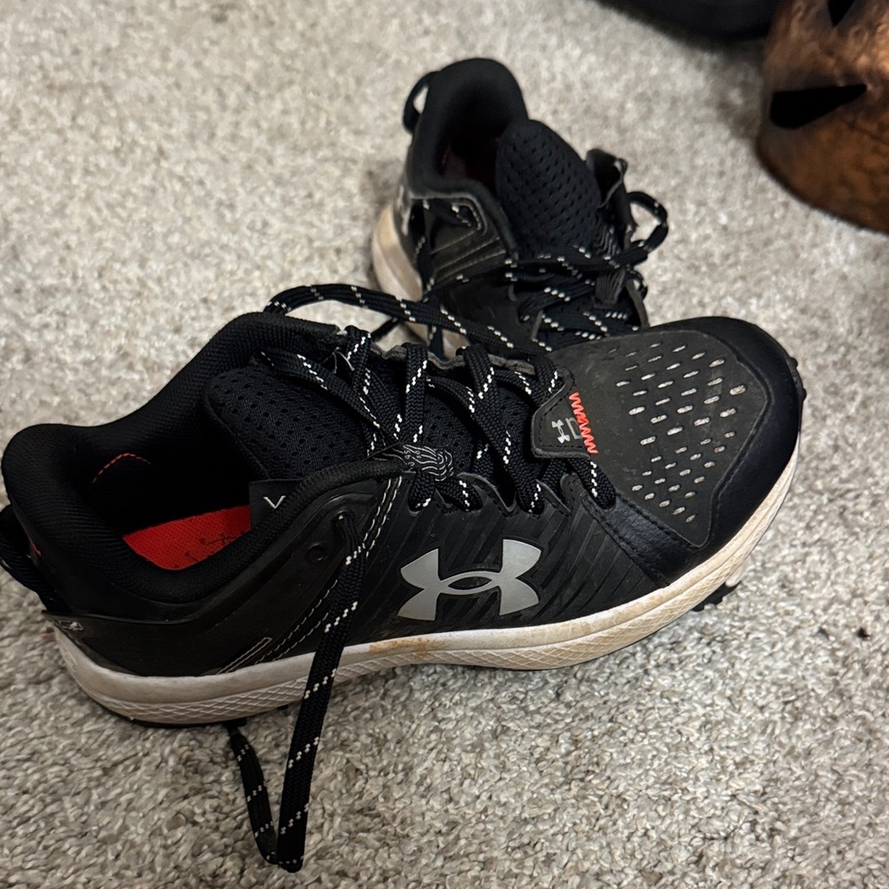 Under Armour Boys Black and White Athletic Shoes